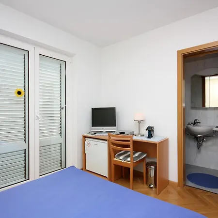 And By The Sea Barbat, Rab - 5068 4* Barbat na Rabu